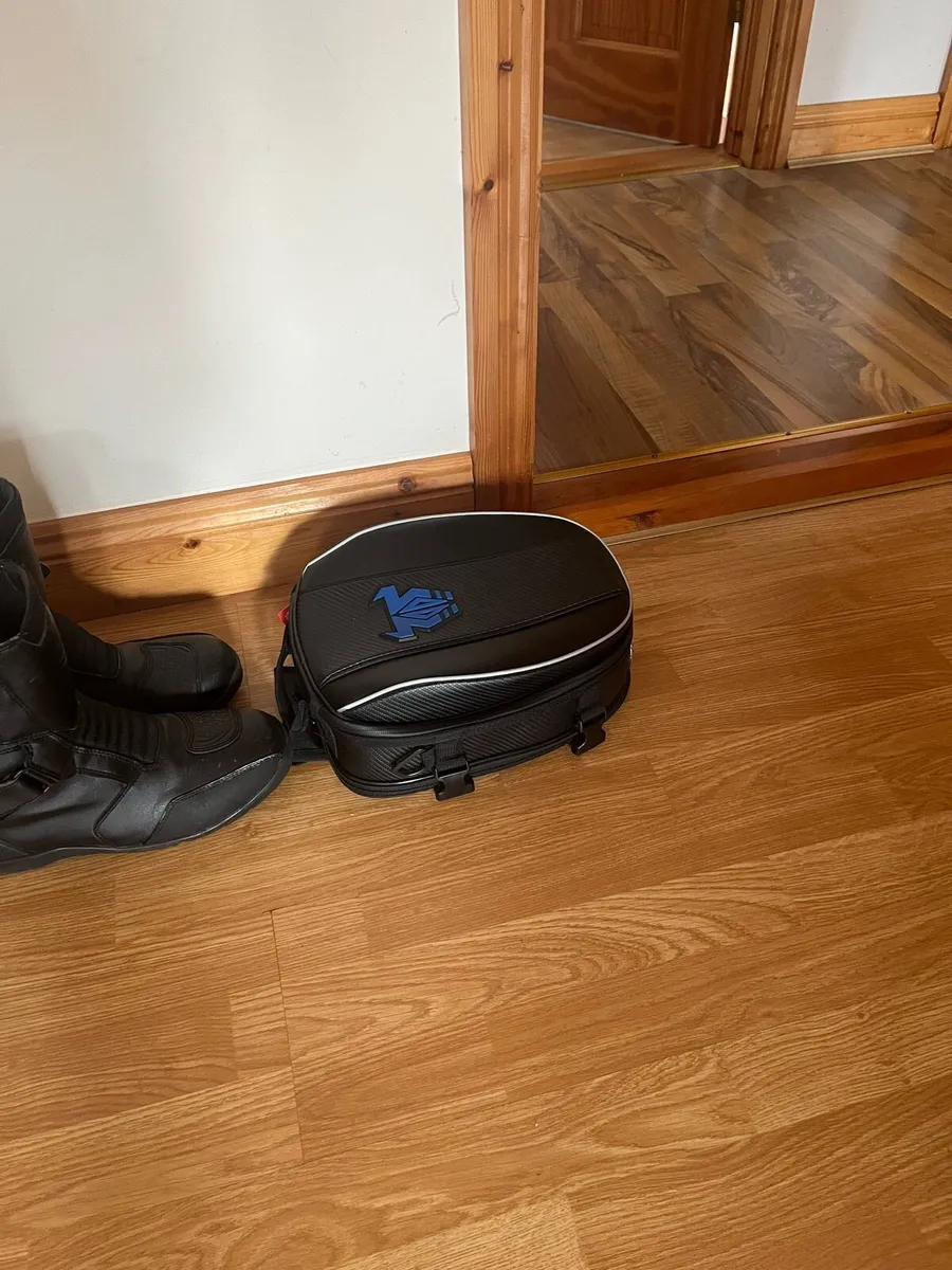 Motorcycle gear - Image 2
