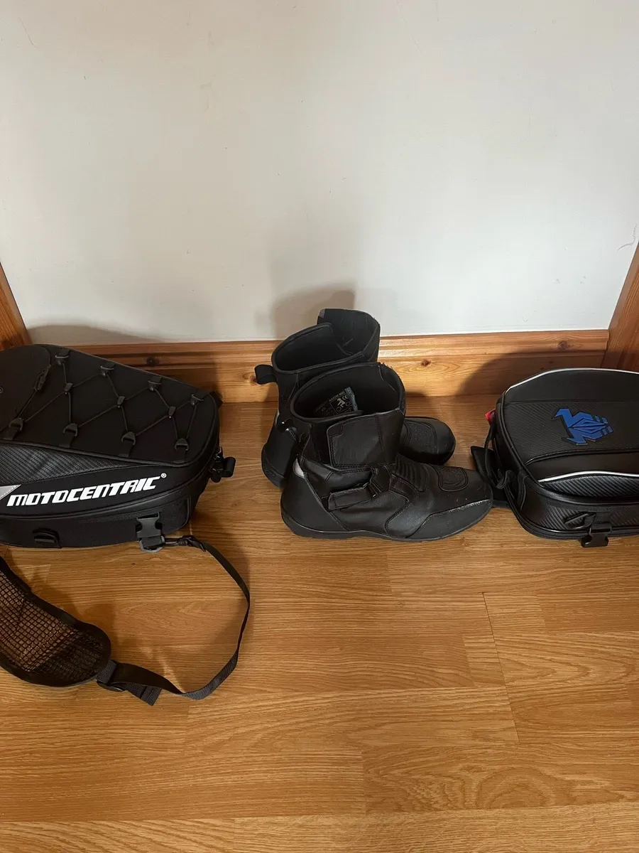 Motorcycle gear - Image 3