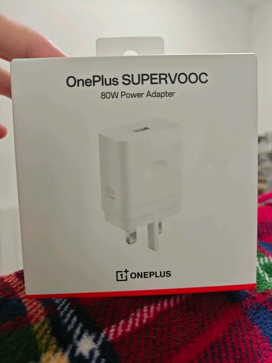 OnePlus charger - Image 1