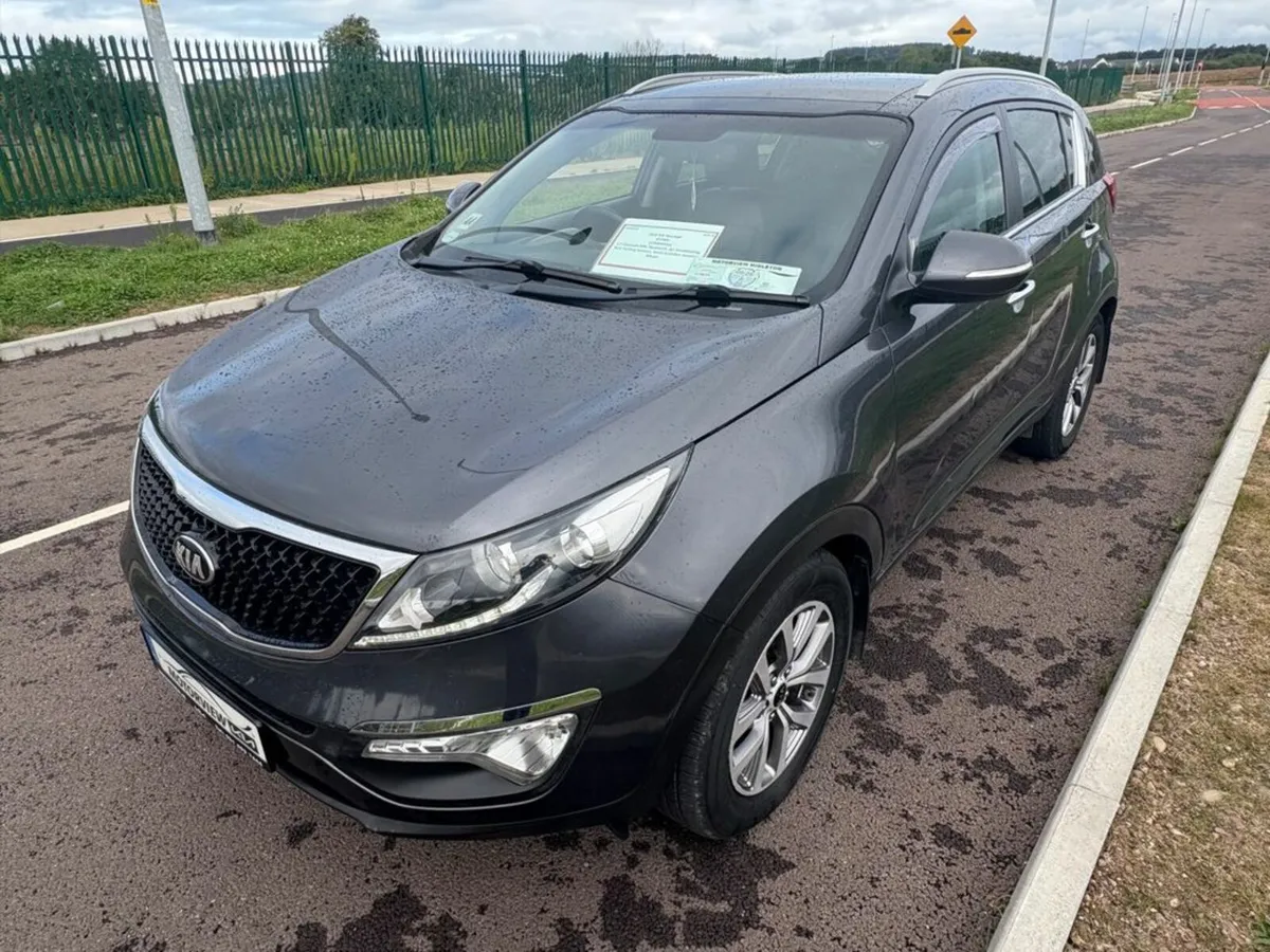 Kia Sportage 1.7 Platinum 4DR, Bluetooth, Air Cond - Image 4