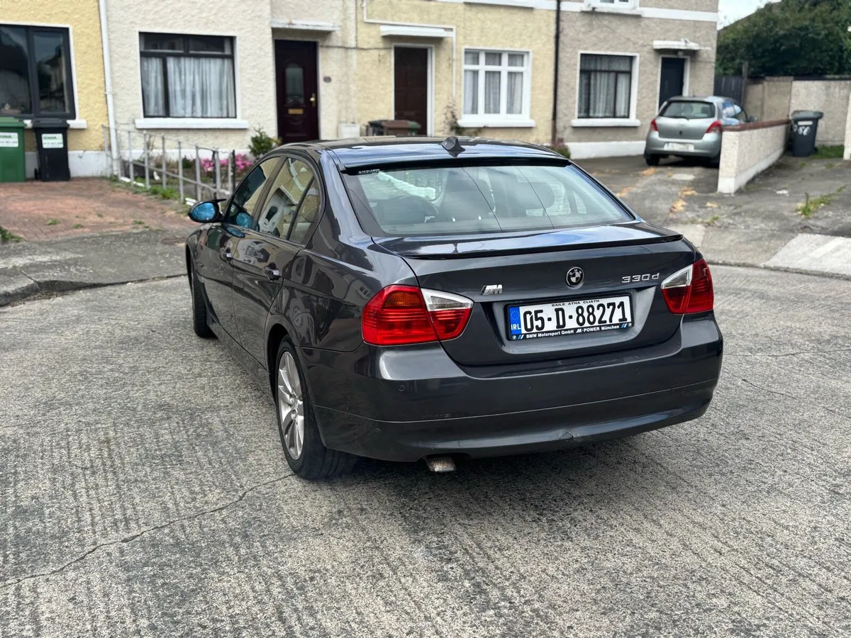 BMW 320D Automatic - Image 3