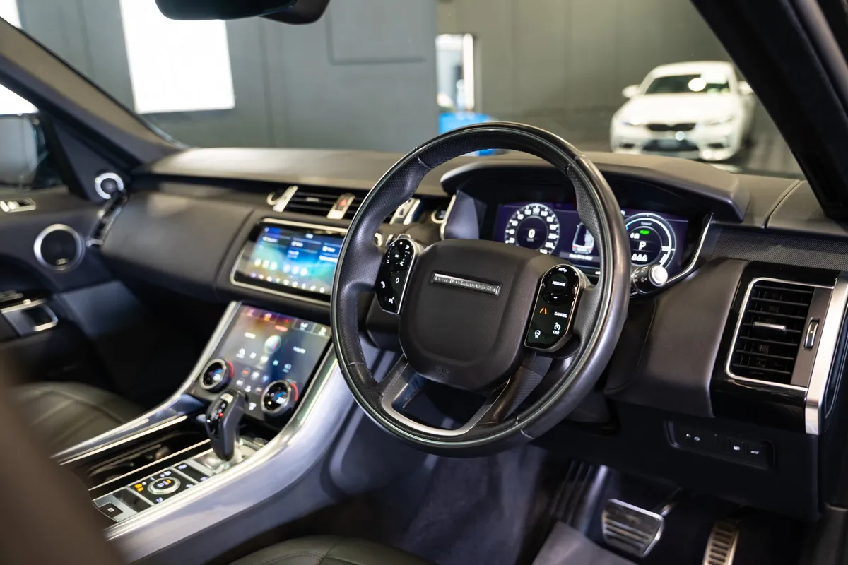 2021 Range Rover Sport P400e HSE Dynamic Black - Image 2