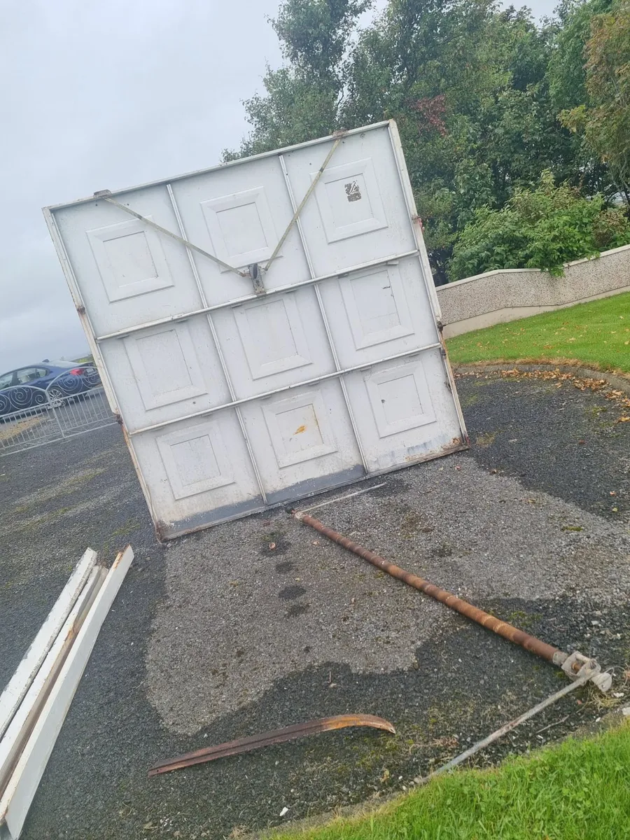Garage Door - Image 3