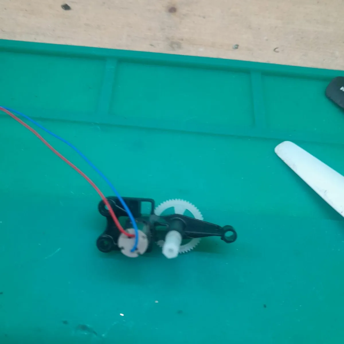Two types of motors for drones and propeller - Image 2