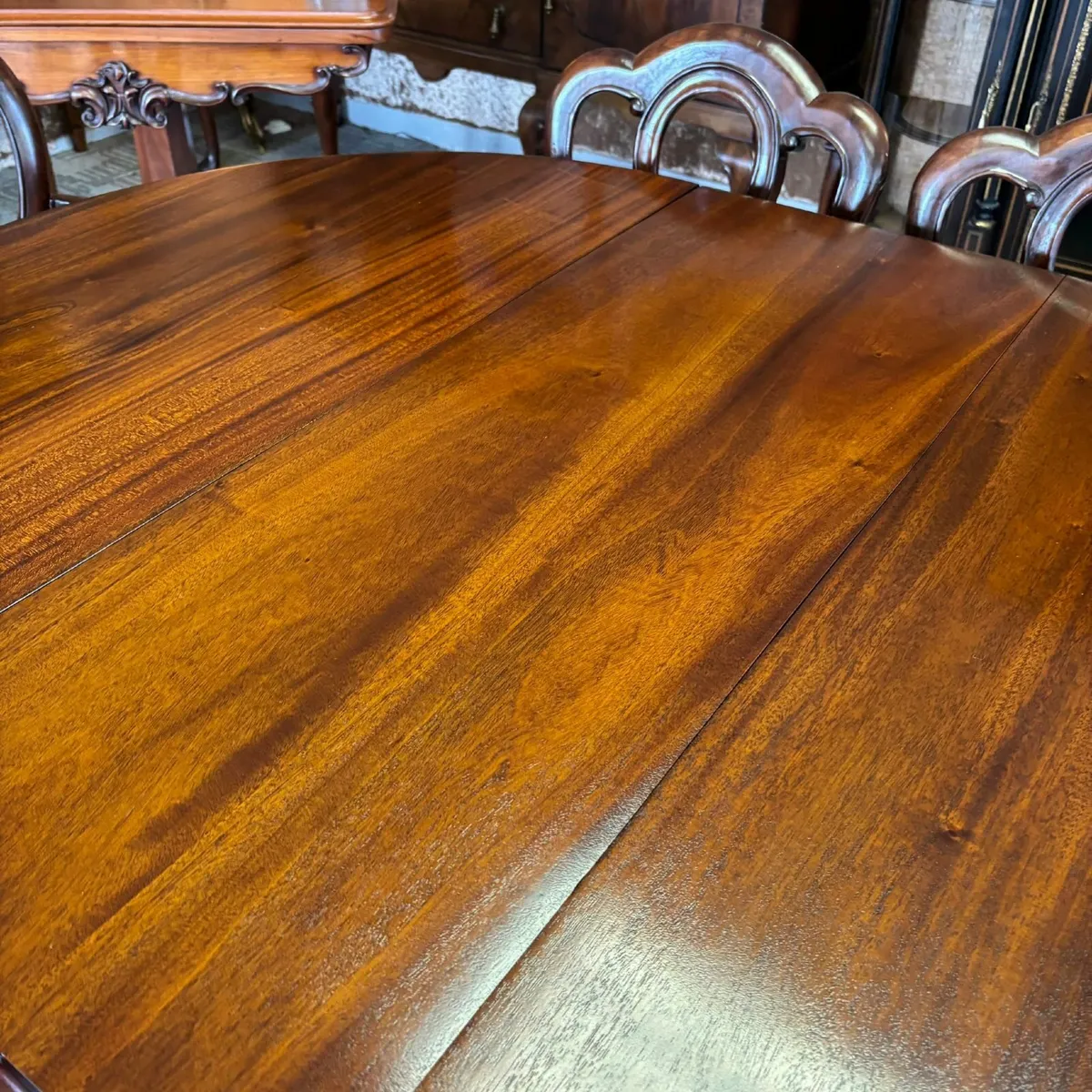 Beautiful mahogany d-end extendable dining table & - Image 4