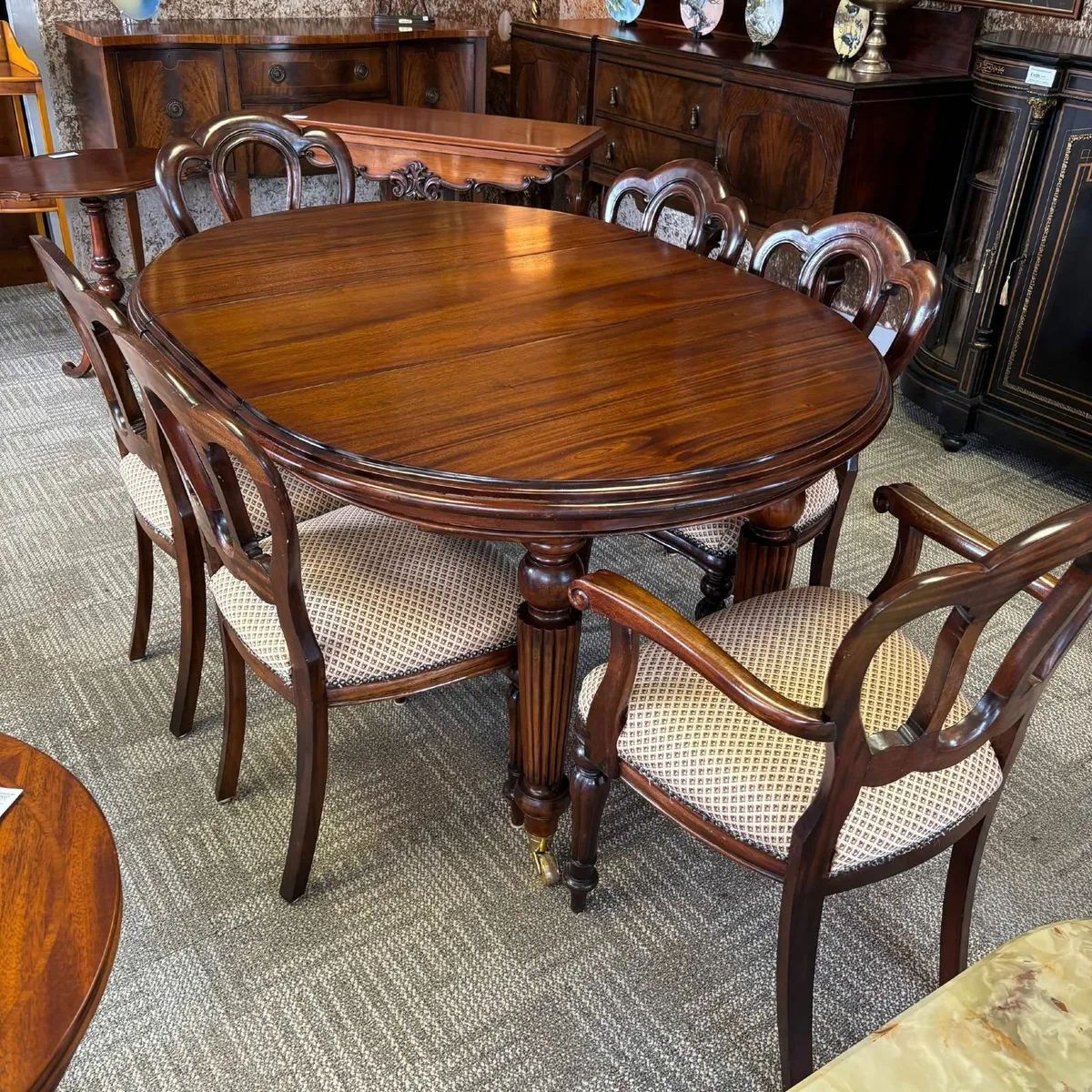 Beautiful mahogany d-end extendable dining table & - Image 1