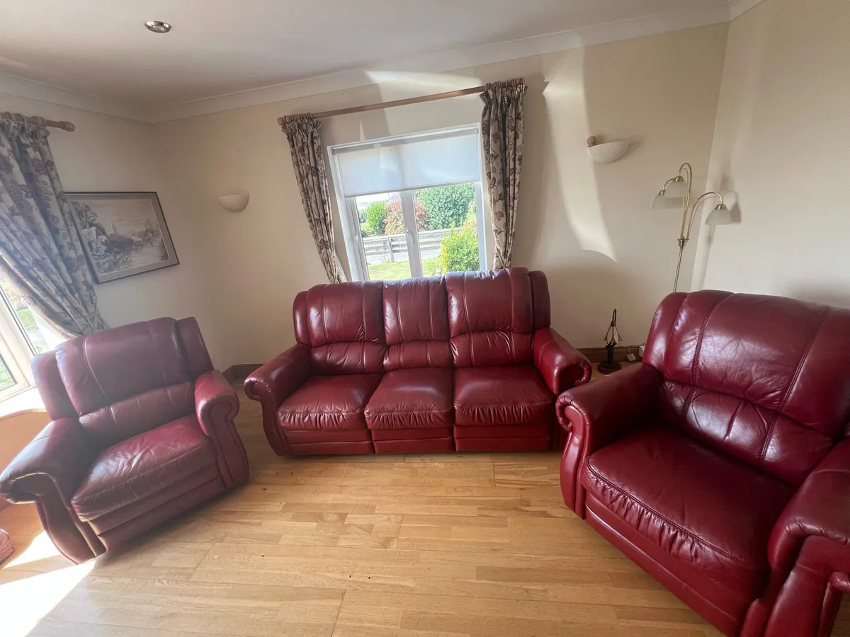 Furniture clearance - Image 1
