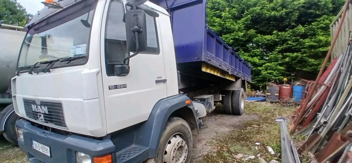 Man tipper 00 (has turf creels included) - Image 4
