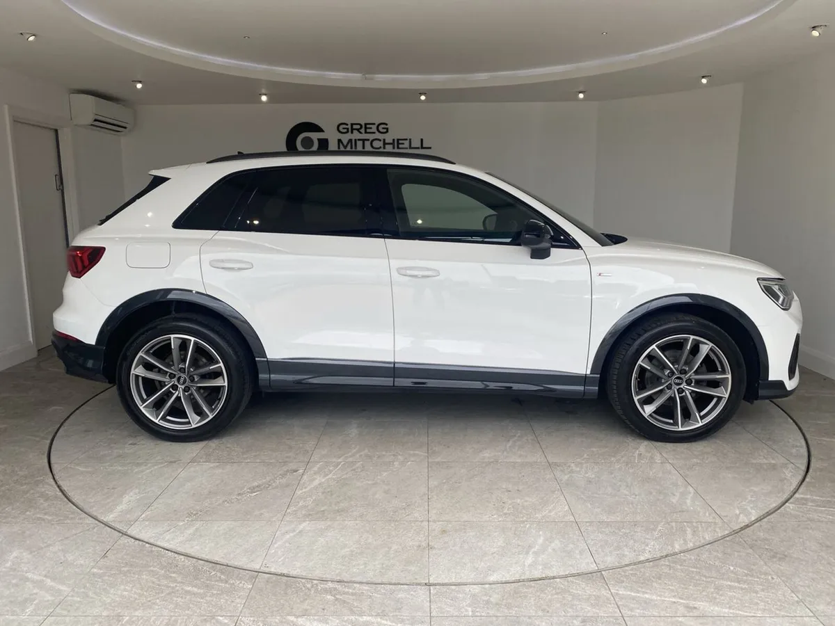 Audi Q3 2022 - Image 4