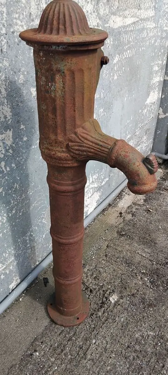 antique water pump - Image 1