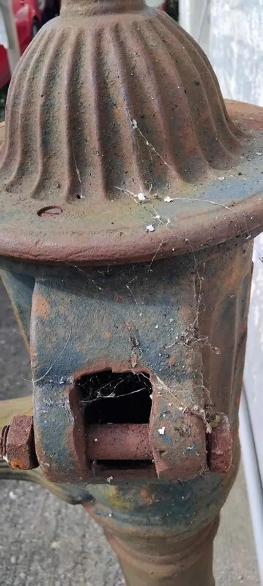 antique water pump - Image 4