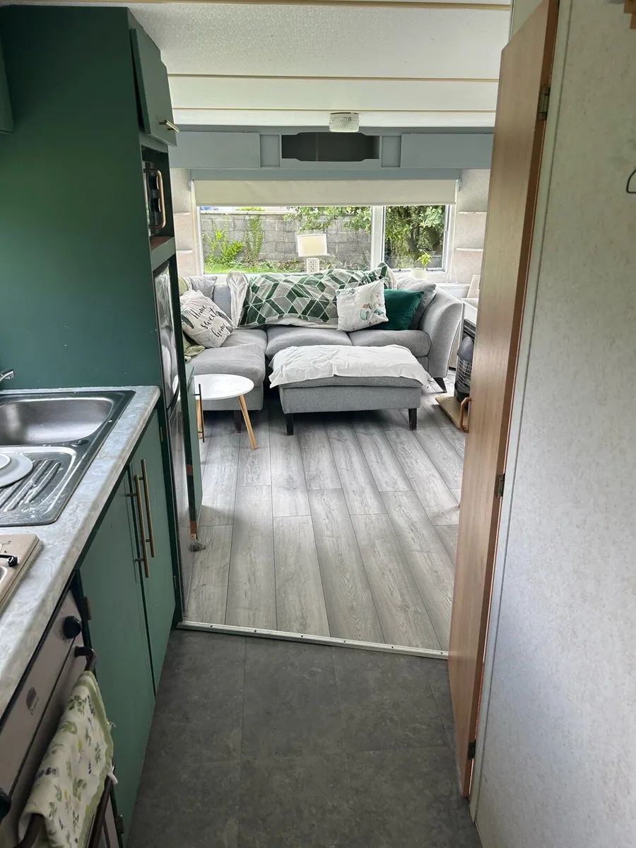 28 x 10 mobile home - Image 2