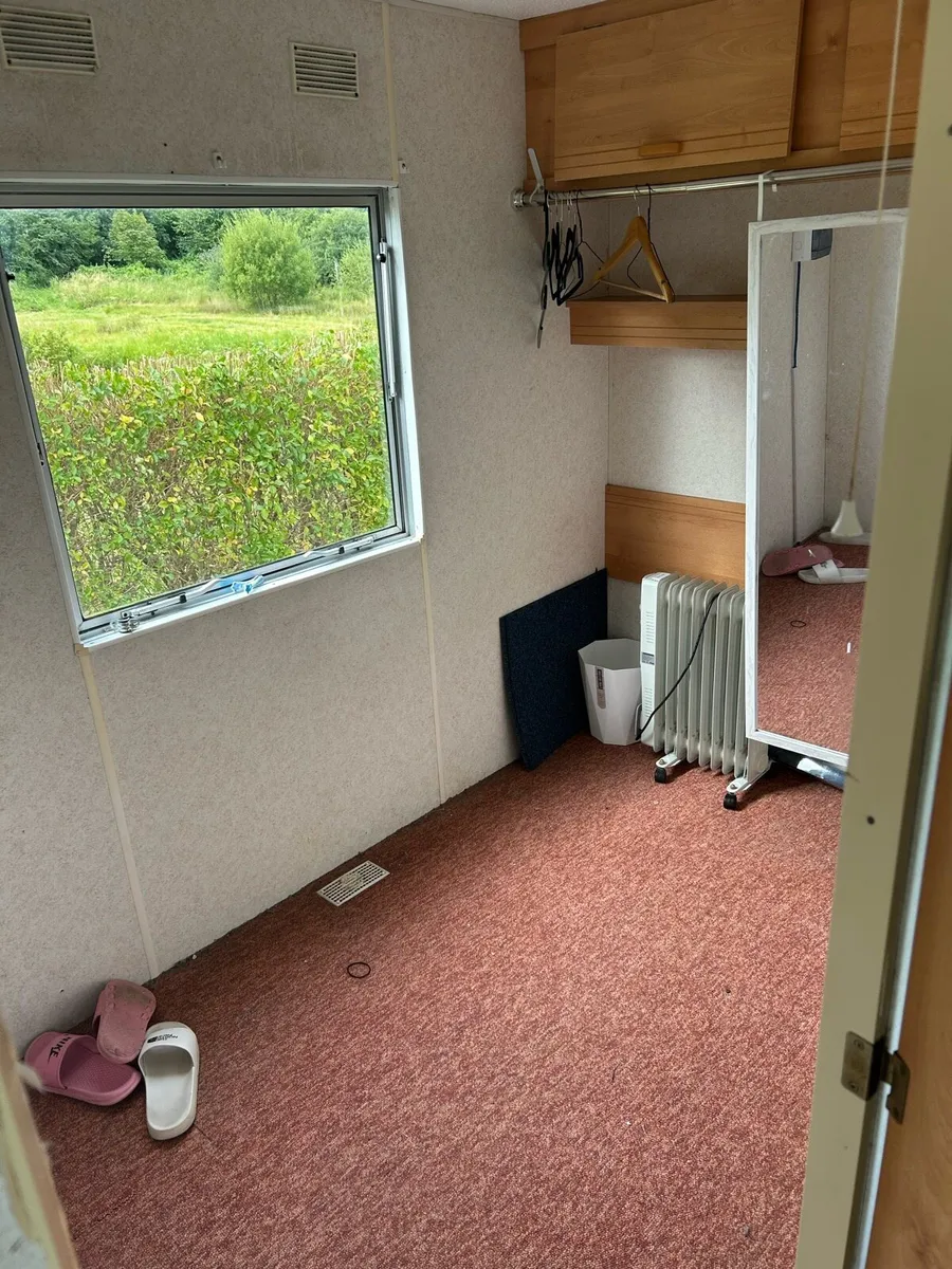 28 x 10 mobile home - Image 4