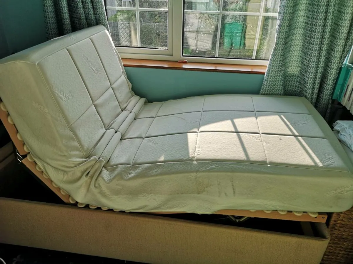 Adjustmatic single bed - Image 2
