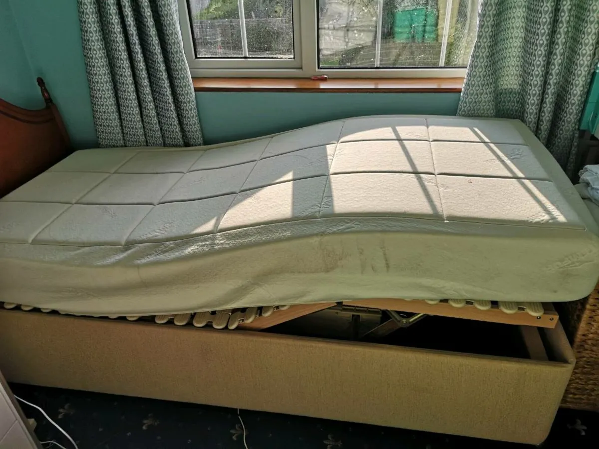 Adjustmatic single bed - Image 3