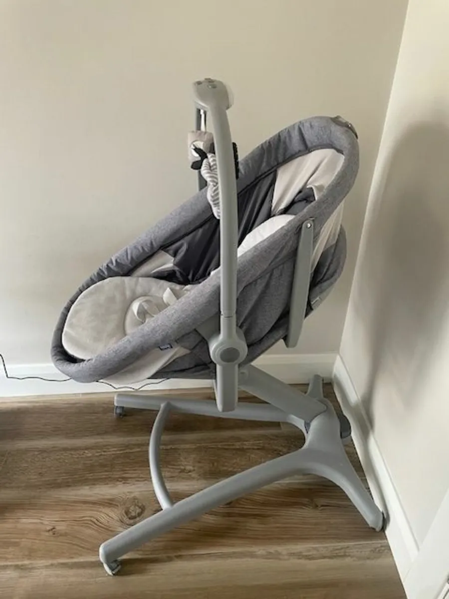 Chicco Hug 4 in 1 Air - Titanium - Image 1