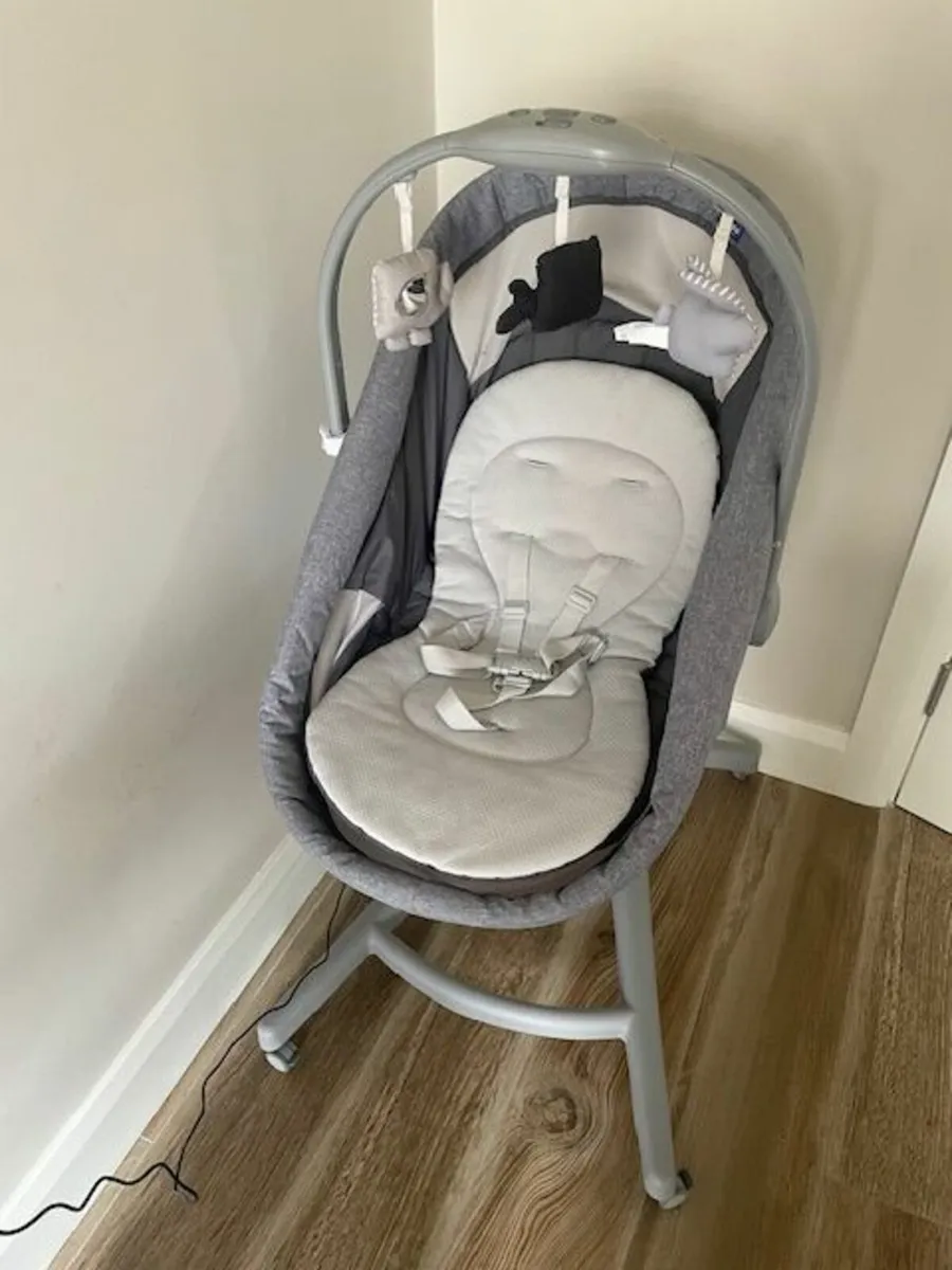 Chicco Hug 4 in 1 Air - Titanium - Image 2