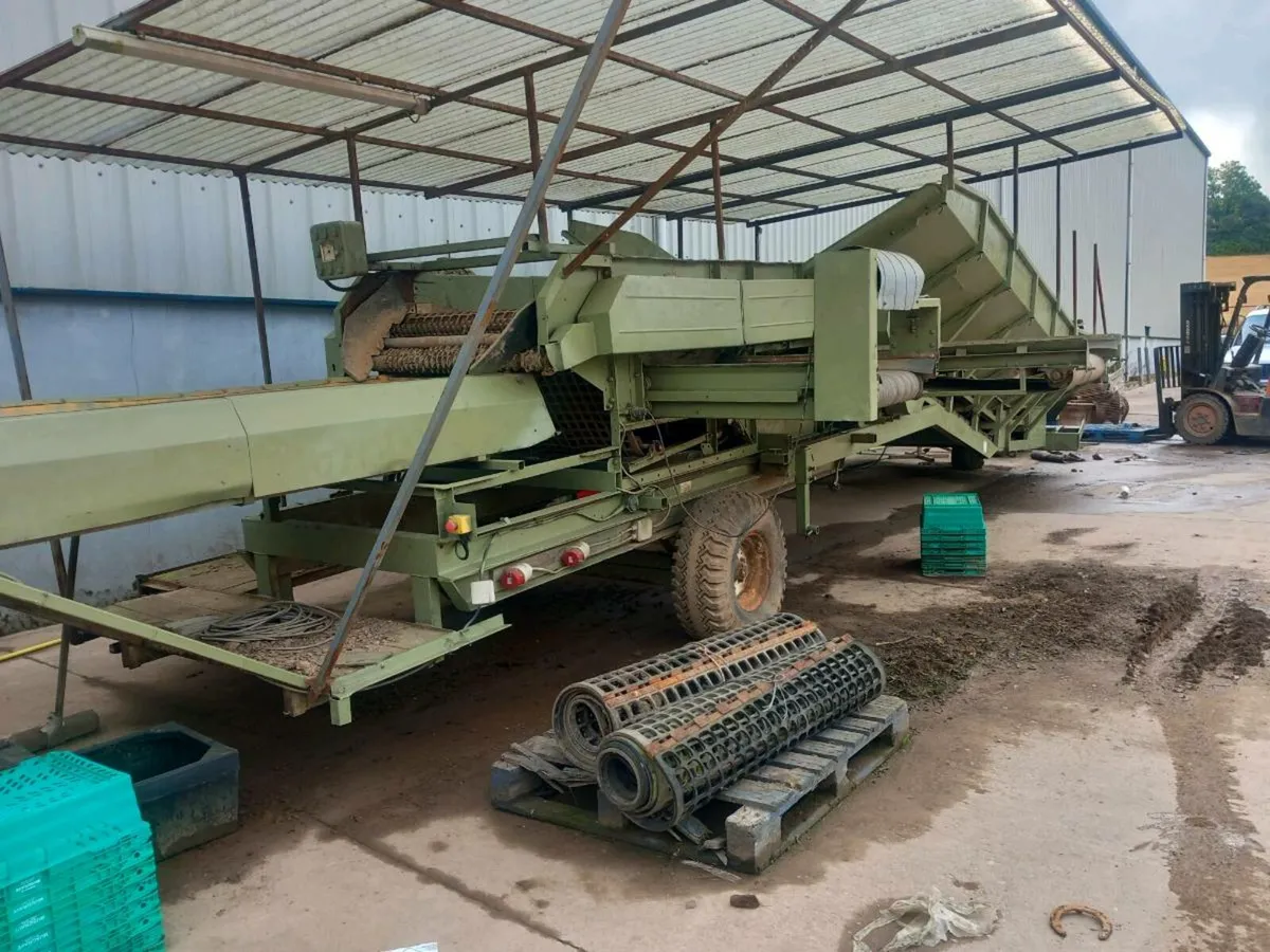 Farm machinery - Image 1