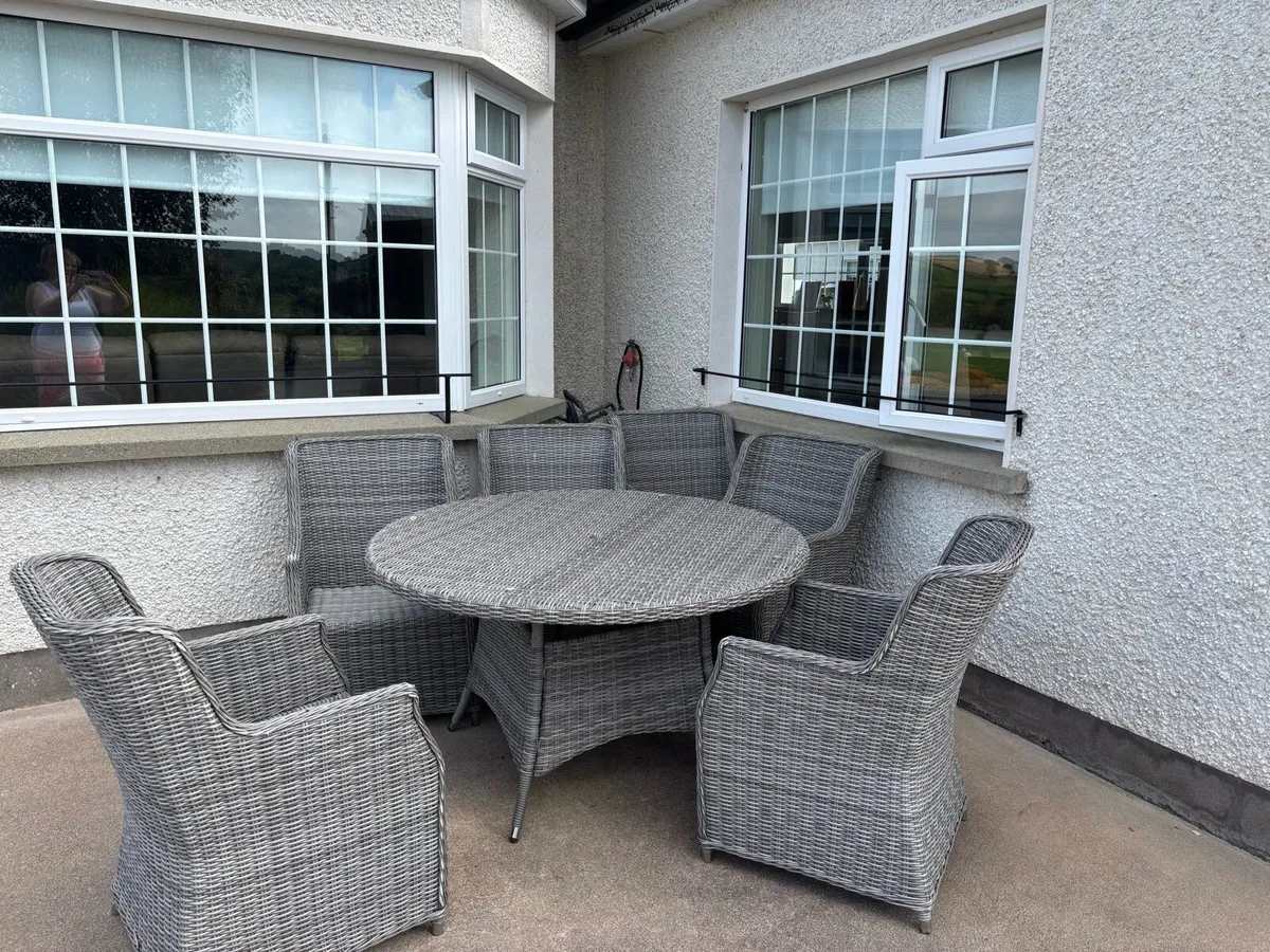 Garden table and chairs - Image 2