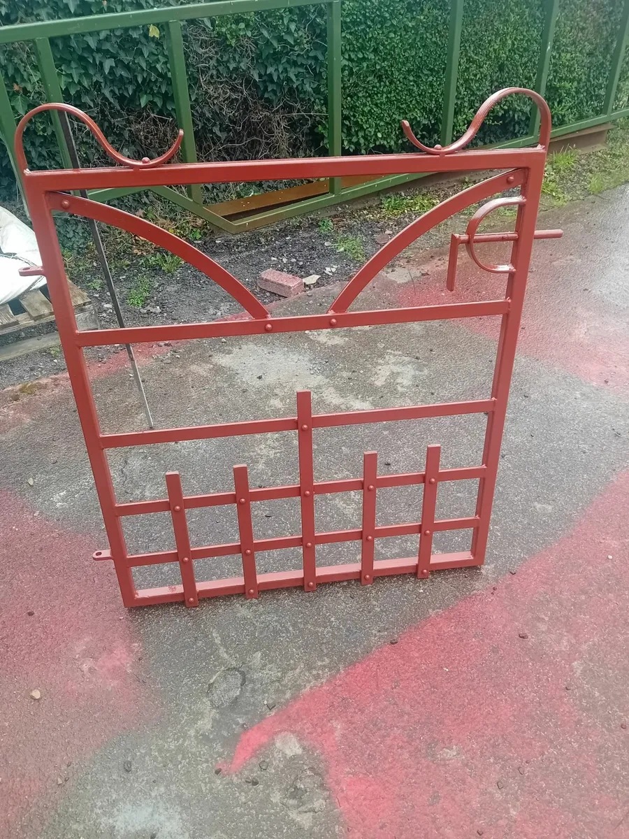 Old style rivet gate - Image 3
