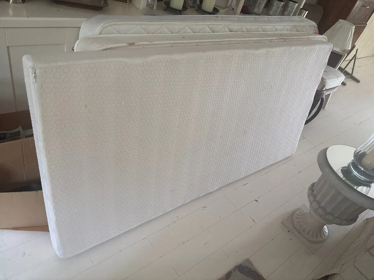 FREE TO TAKE AWAY - 3 Single mattresses