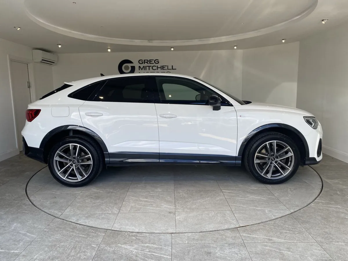 Audi Q3 2023 - Image 4