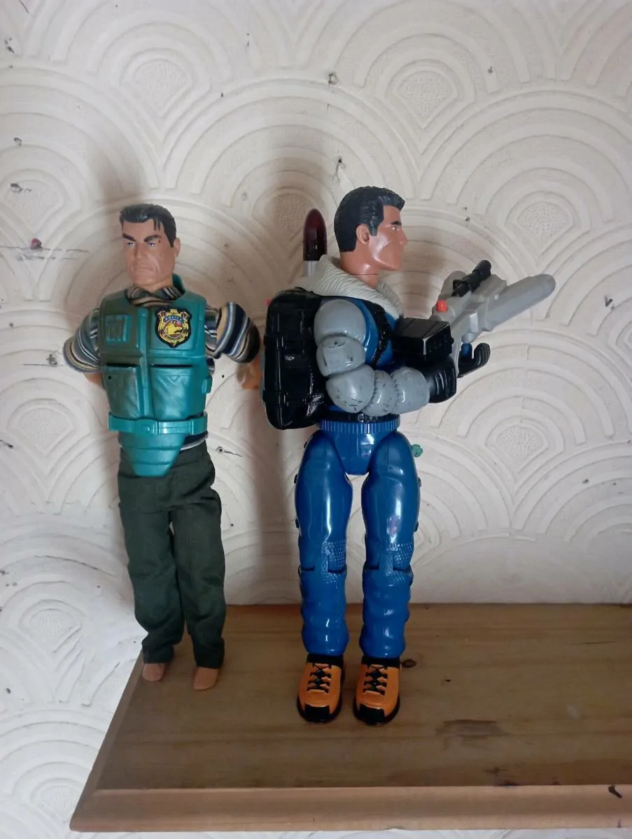 DC COMICS  ACTION MAN. FREE STANDING FIGURES - Image 3