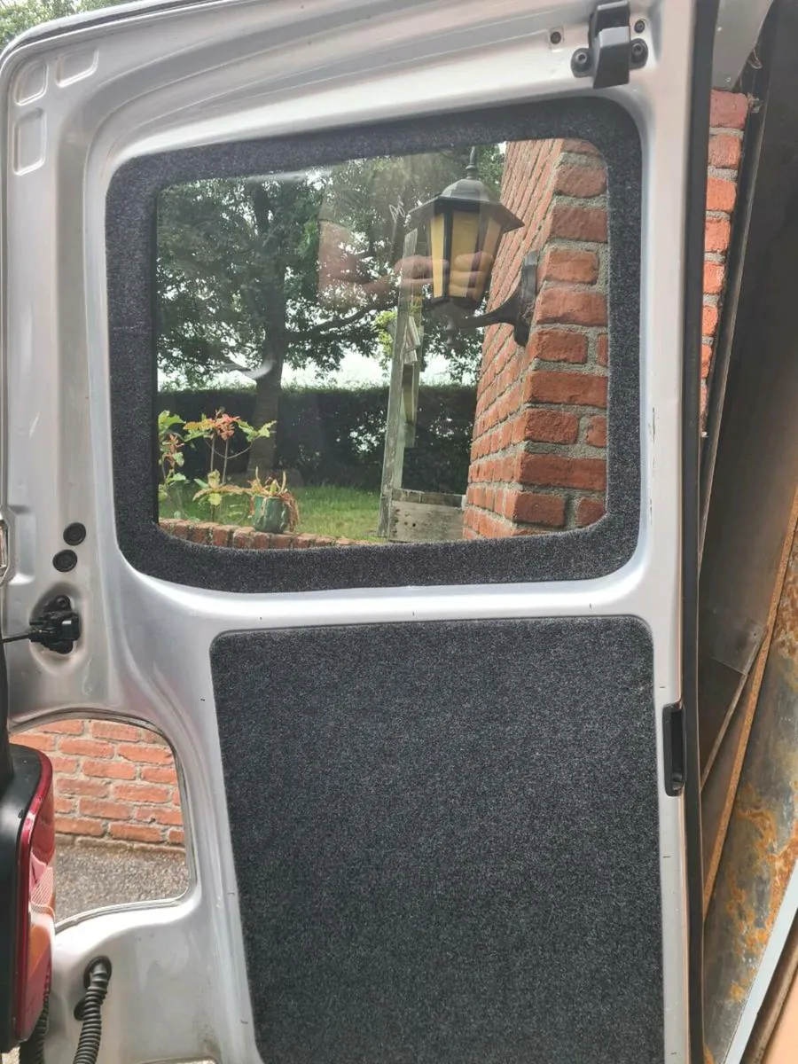 Volkswagen transporter - Image 4