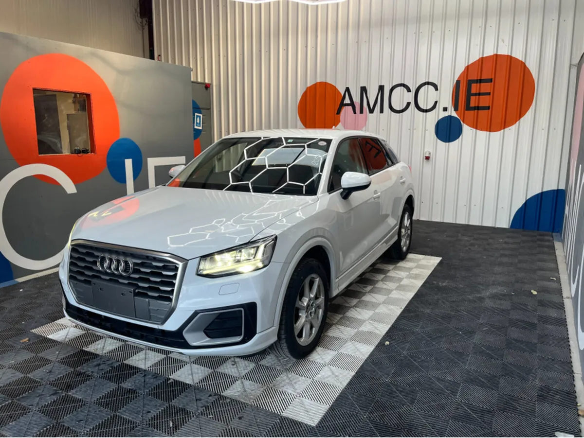 Audi Q2 1.0 TFSI SPORT / 20k KMs / HEATED SEATS , - Image 3
