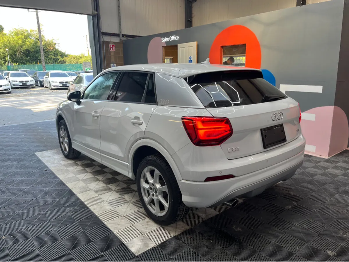 Audi Q2 1.0 TFSI SPORT / 20k KMs / HEATED SEATS , - Image 4