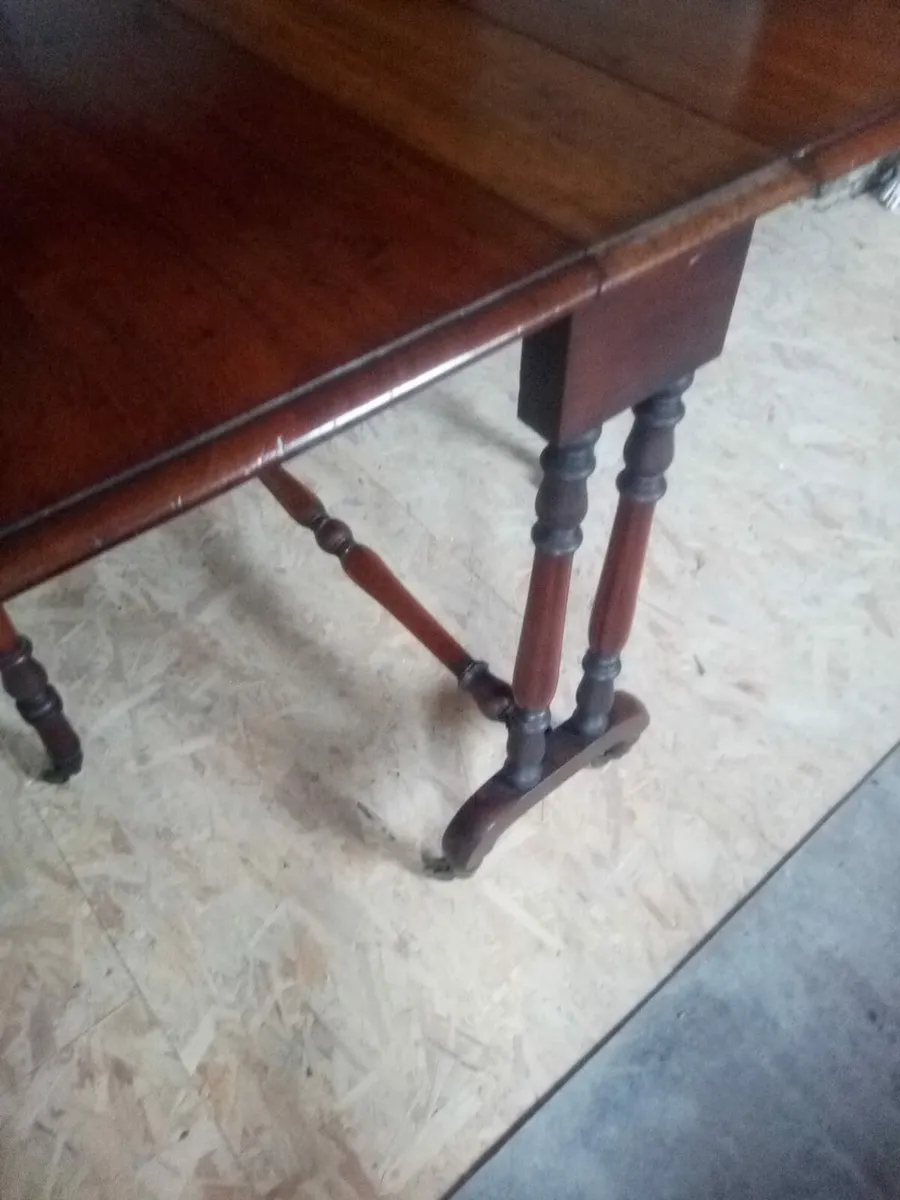 Pembroke table - Image 2