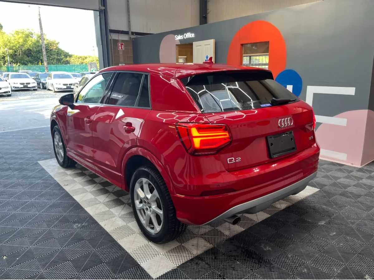 Audi Q2 1.0 TFSI SPORT / 56k KMs  / HEATED SEATS , - Image 4