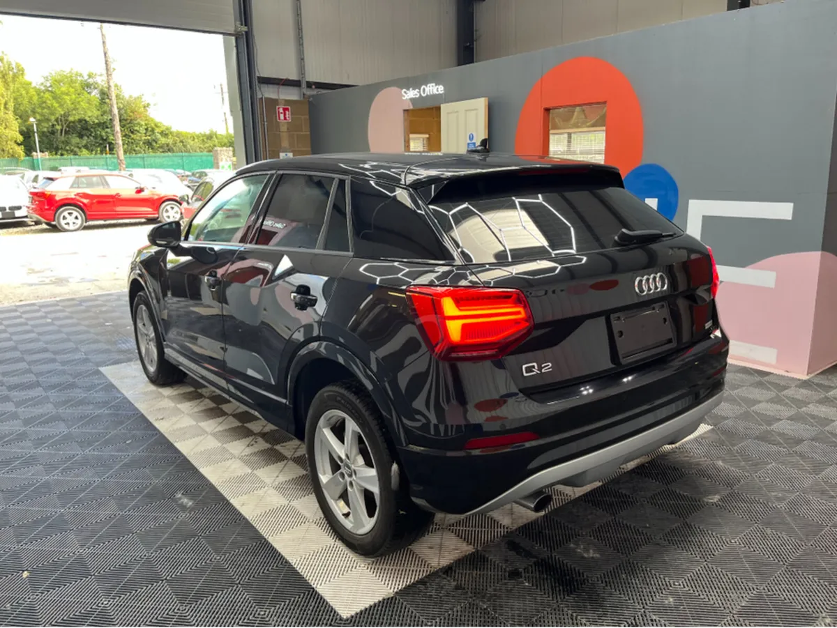 Audi Q2 1.0 TFSI SPORT / 44k KMs / HEATED SEATS , - Image 4