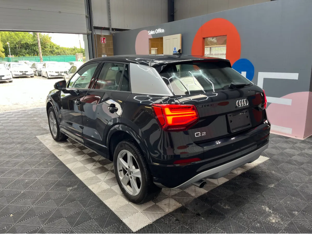 Audi Q2 1.0 TFSI SPORT / 27k KMs / HEATED SEATS , - Image 4