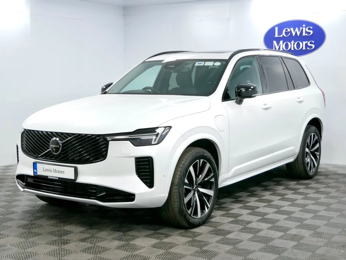 2025 Volvo XC90 T8 PLUS DARK THEME PHEV 455BHP - Image 4