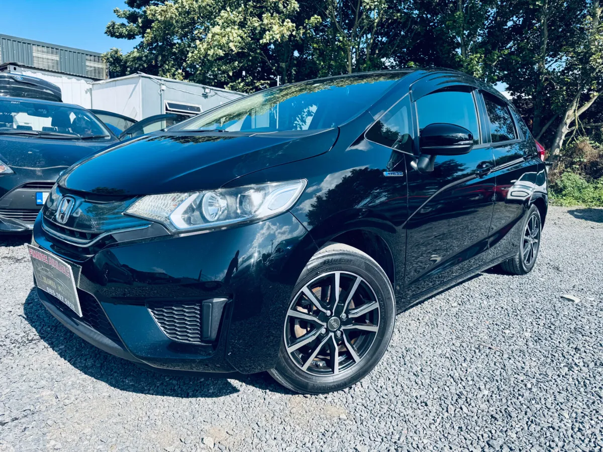 HONDA FIT  jazz HYBRID AUTOMATIC - Image 2