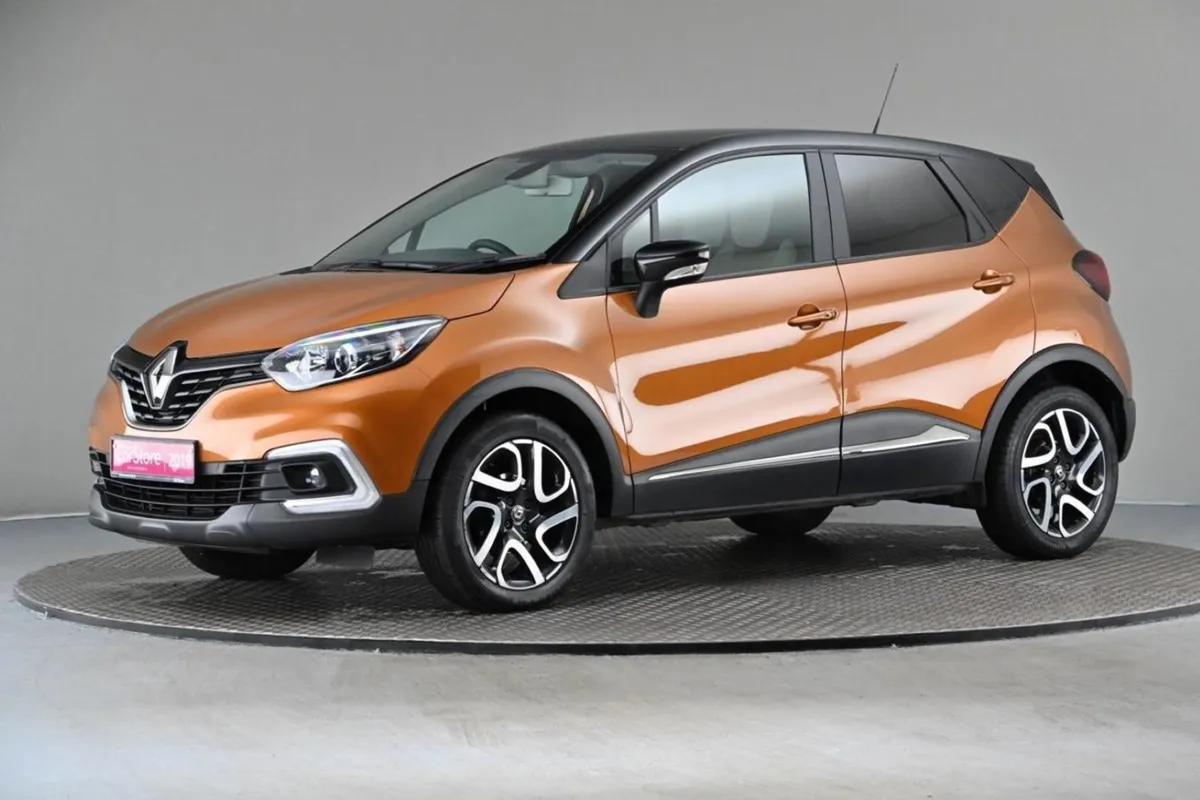 Renault Captur 0.9 TCE 90bhp Iconic 5spd 2tone Ro - Image 4