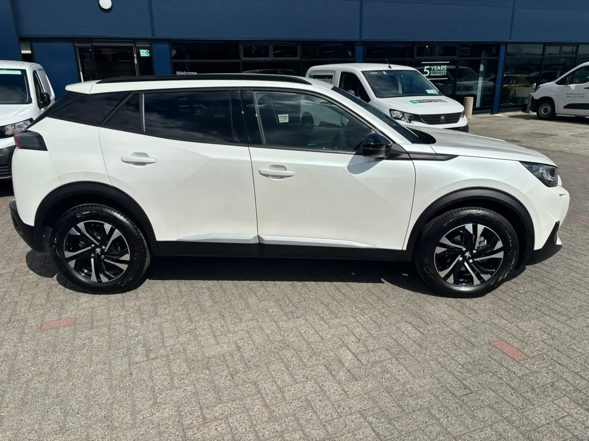 2023 Peugeot 2008 Allure 1.2 - Image 3