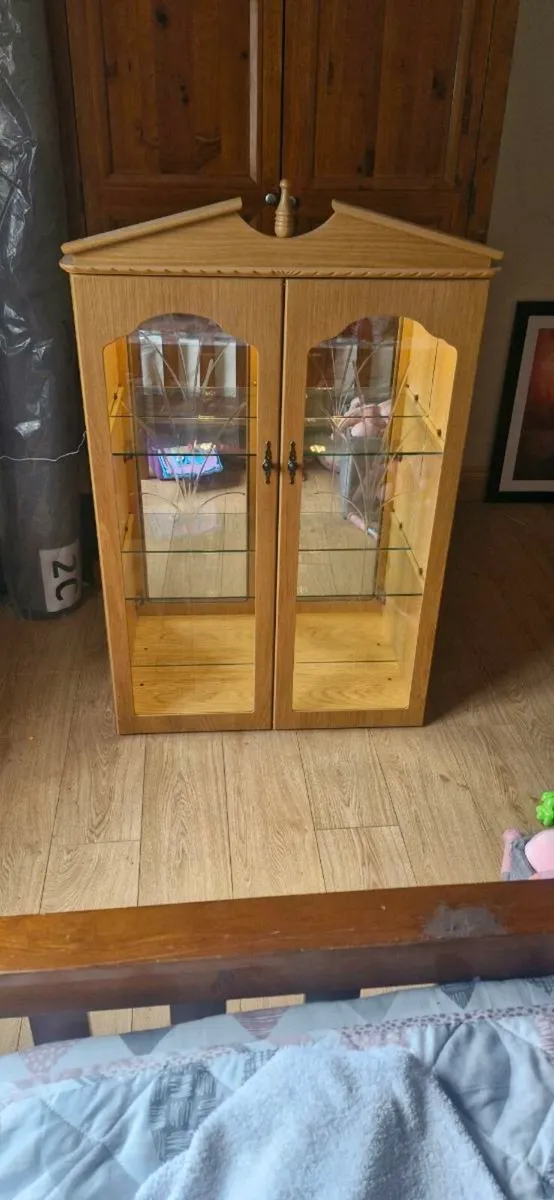 Oak display cabinet - Image 1