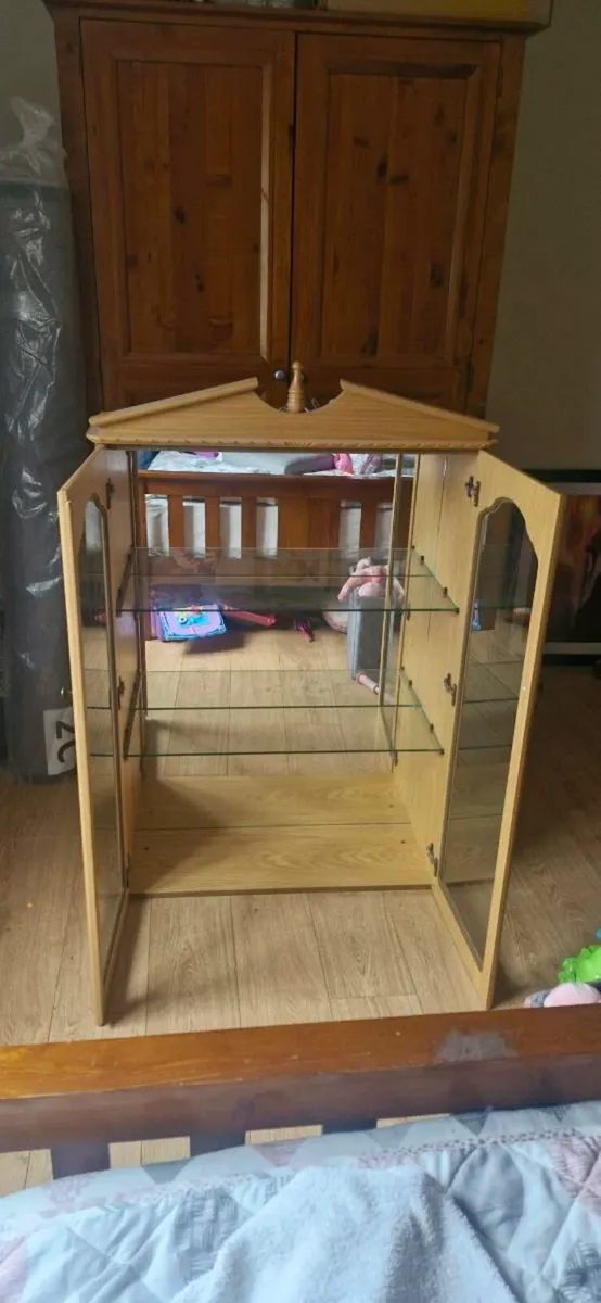 Oak display cabinet - Image 3