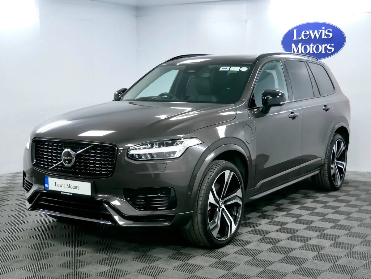 2024 Volvo XC90 T8 455BHP Ultimate Dark Theme - Image 4