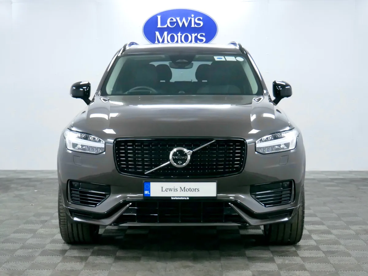 2024 Volvo XC90 T8 455BHP Ultimate Dark Theme - Image 3