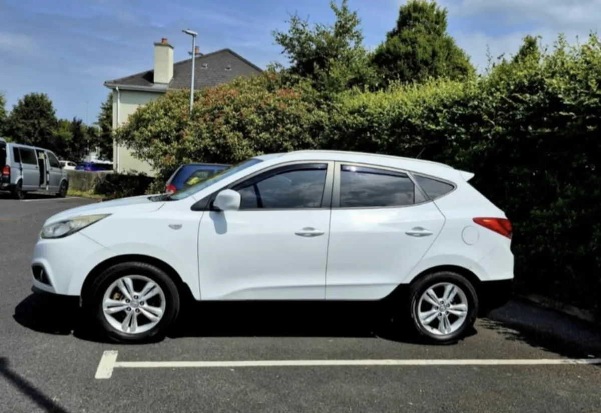 Hyundai ix35 2011 - Image 2