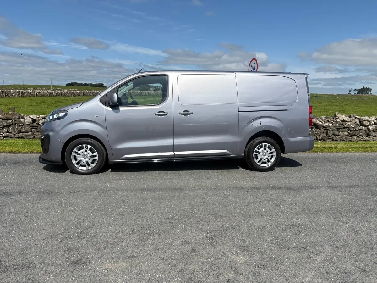 2019 Vauxhall vivaro sportive - Image 4
