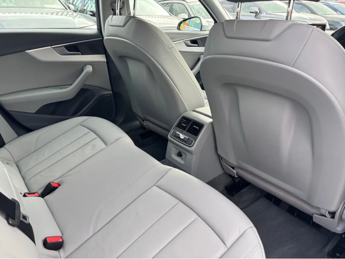 Audi A4 LIMOUSINE 30 TDI 122BHP SE 4DR - Image 3