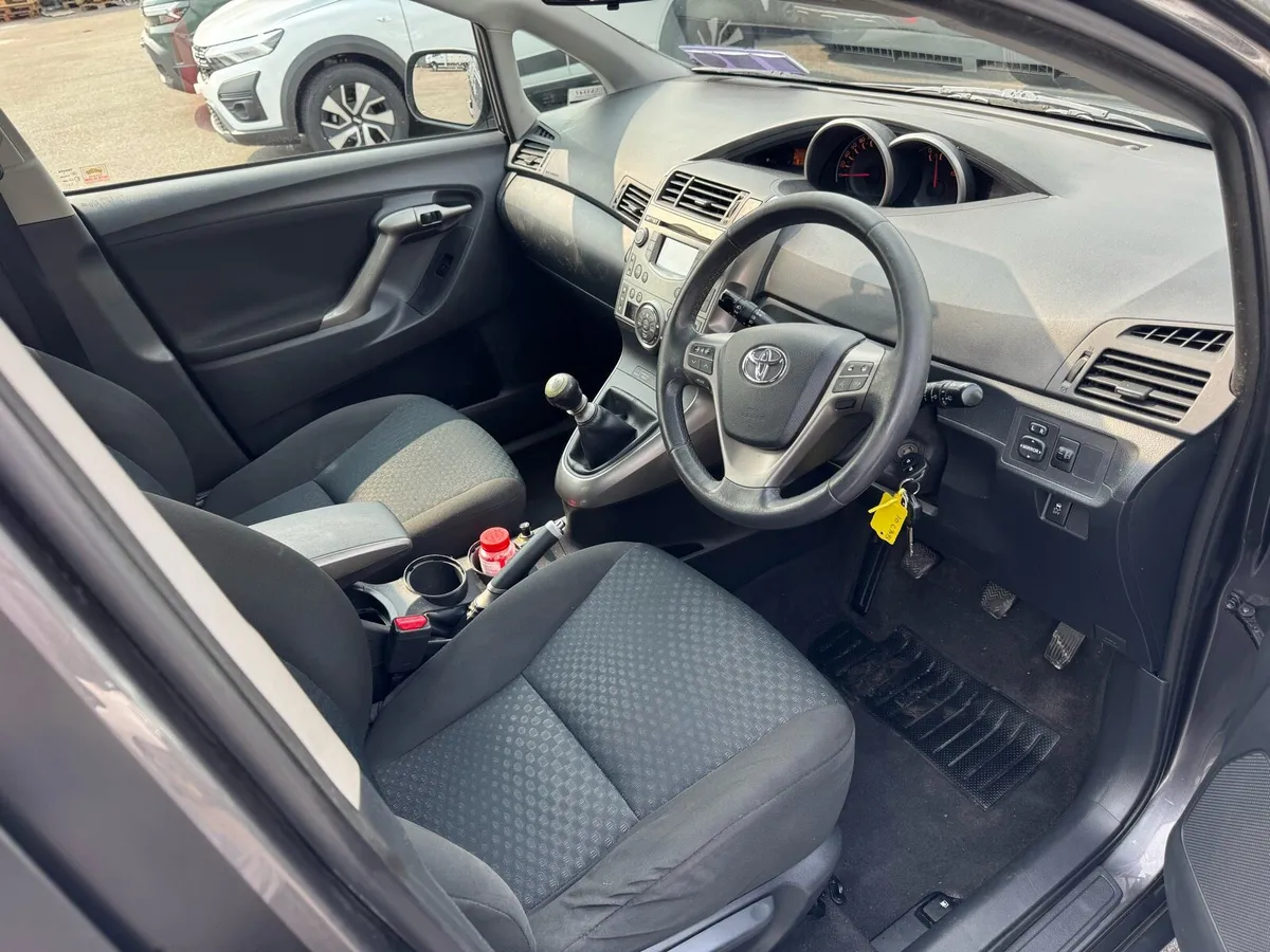 2010 Toyota verso d4d 7 seater - Image 4