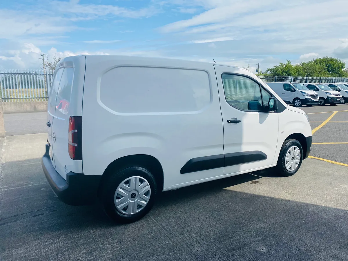 202 Opel Combo 1.5..Low Kms..€9,450 + VAT - Image 4