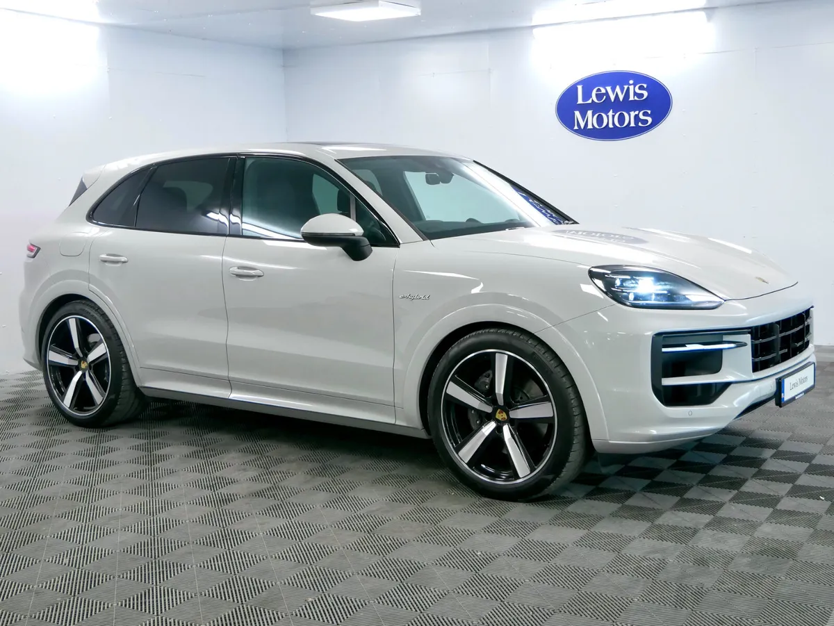 2024 Porsche Cayenne E-Hybrid - Image 1