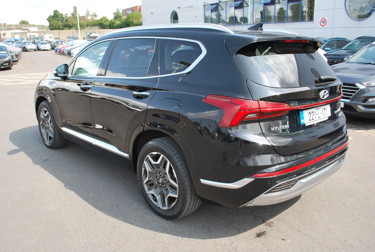 Hyundai Santa Fe 2022 - Image 3