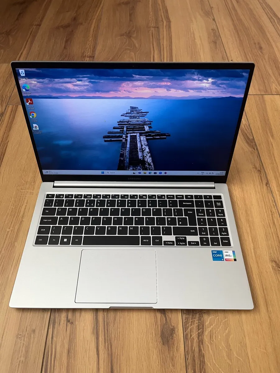 Like new Samsung Galaxy Book 4 Laptop - Image 1